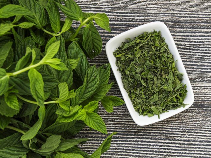 Dried mint