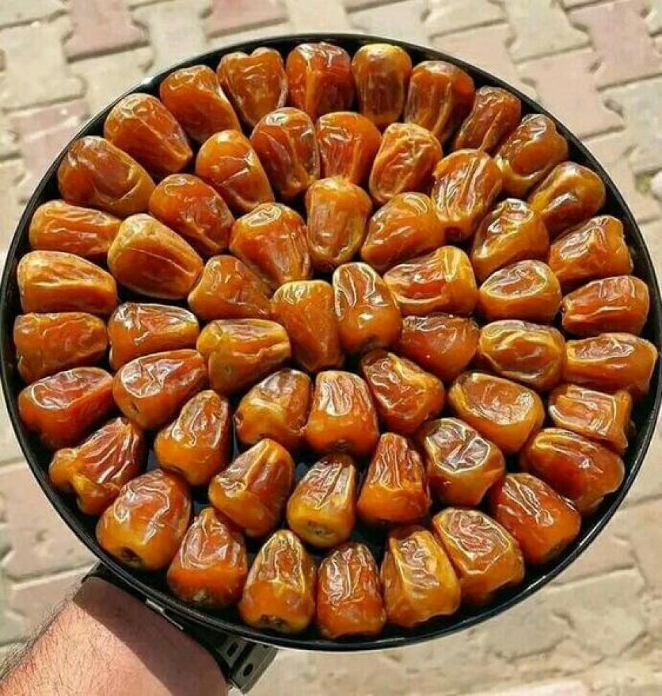 Sugar or wet dates